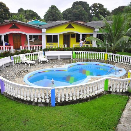 Rainbow Village La Ceiba Exterior photo