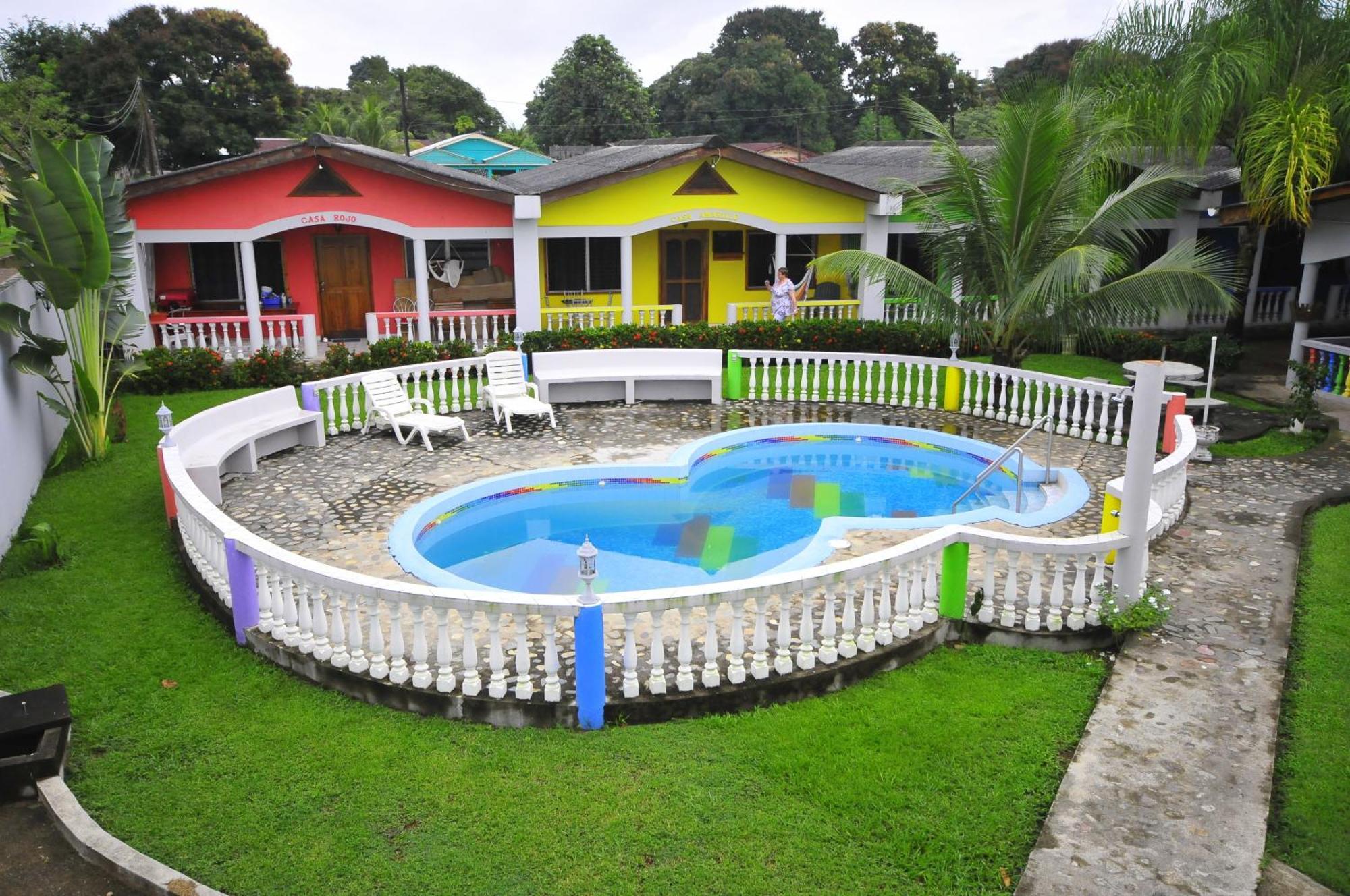 Rainbow Village La Ceiba Exterior photo